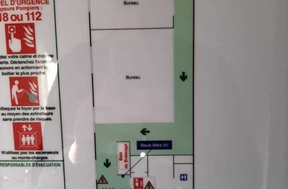 A LOUER Bureaux 143m2 ref 1755663-0L