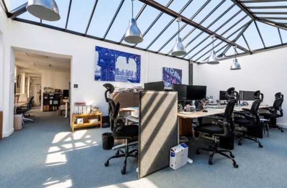 A LOUER Bureaux 172m2 ref 2162936-0L