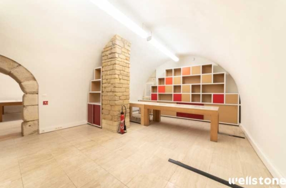 A LOUER Bureaux 198m2 ref 1755620-0L