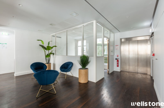 A LOUER Bureaux 215m2 ref 1454136-0L