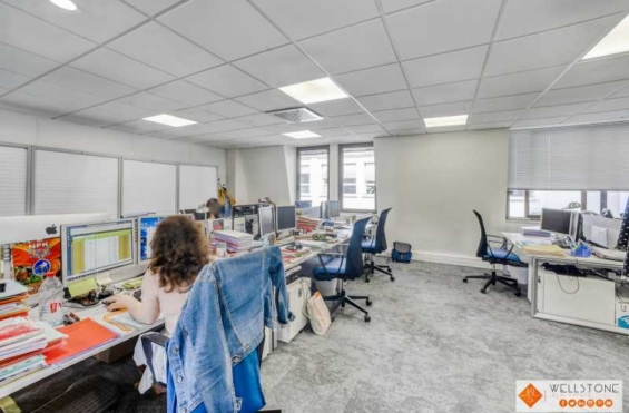 A LOUER Bureaux 238m2 ref 1223538-0L
