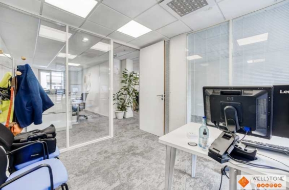 A LOUER Bureaux 238m2 ref 1223538-0L