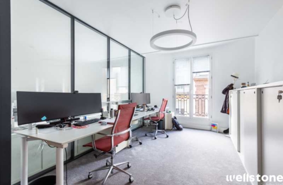 A LOUER Bureaux 238m2 ref 1462069-0L