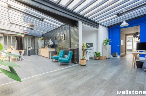 A LOUER Bureaux 241m2 ref 1462057-0L