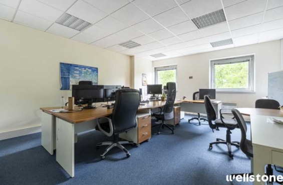 A LOUER Bureaux 253m2 ref 1454181-0L