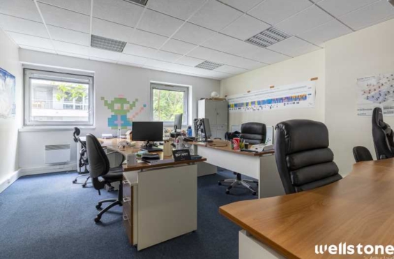 A LOUER Bureaux 253m2 ref 1454181-0L