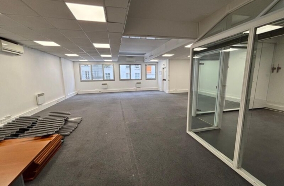 A LOUER Bureaux 321m2 ref 1454218-0L