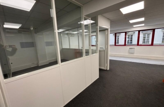A LOUER Bureaux 321m2 ref 1454218-0L