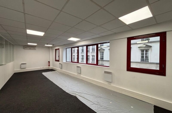 A LOUER Bureaux 321m2 ref 1454218-0L