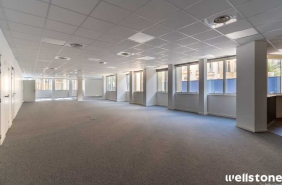 A LOUER Bureaux 3382m2 ref 1106166-,-0L