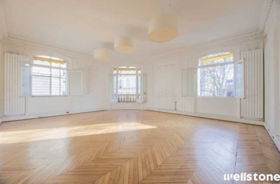 A LOUER Bureaux 363m2 ref 1755662-0L