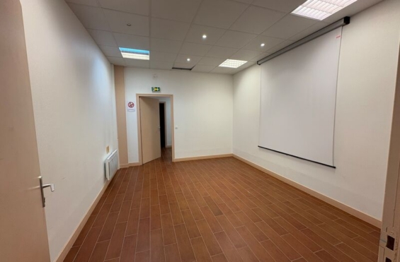 A LOUER Bureaux 500m2 ref 2205371-0L