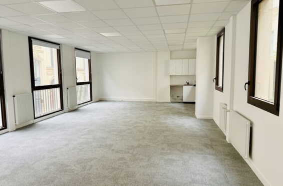A LOUER Bureaux 67m2 ref 2156355-0L