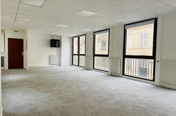 A LOUER Bureaux 67m2 ref 2156355-0L