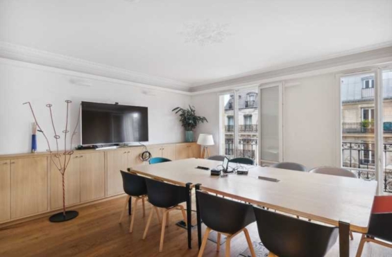 A LOUER Bureaux 721m2 ref 1462149-0L