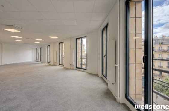 A LOUER Bureaux 928m2 ref 1462089-0L