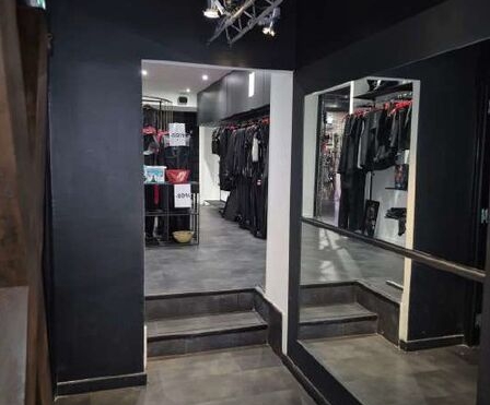 A LOUER Locaux commerciaux 291m2 ref 2156921-0L