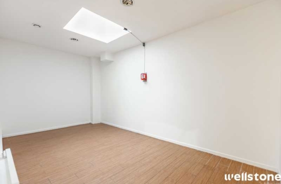 A SOUS-LOUER Bureaux 142m2 ref 1243848-0L