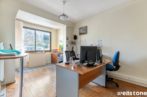 A VENDRE Bureaux 143m2 ref 2143720-0V