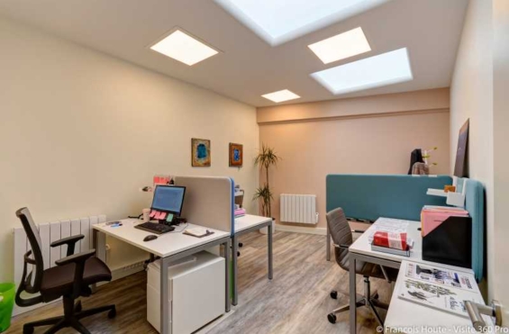 A VENDRE Bureaux 196m2 ref 1454066-0V