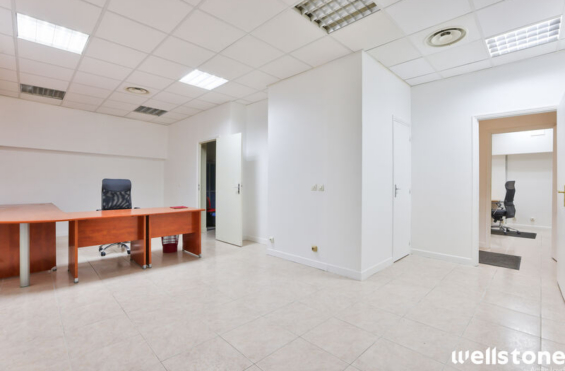 A VENDRE Bureaux 240m2 ref 2179618-0V