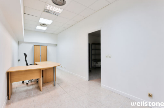 A VENDRE Bureaux 240m2 ref 2179618-0V