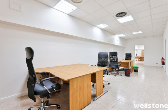 A VENDRE Bureaux 240m2 ref 2179618-0V